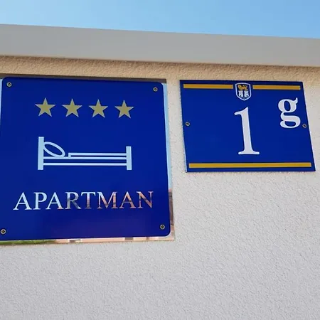 Una Apartamento *