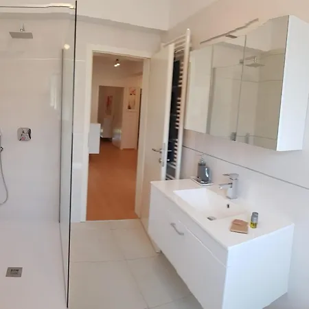 Una Apartament Vilanija
